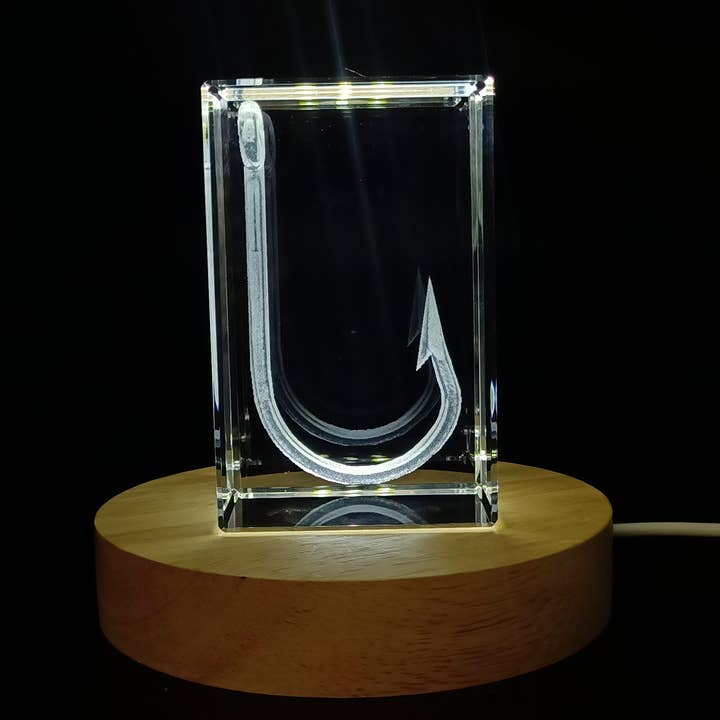 Hameçon de pêche en cristal gravé en 3D unique pour les pêcheurs pour la vente par AB Crystal Collection