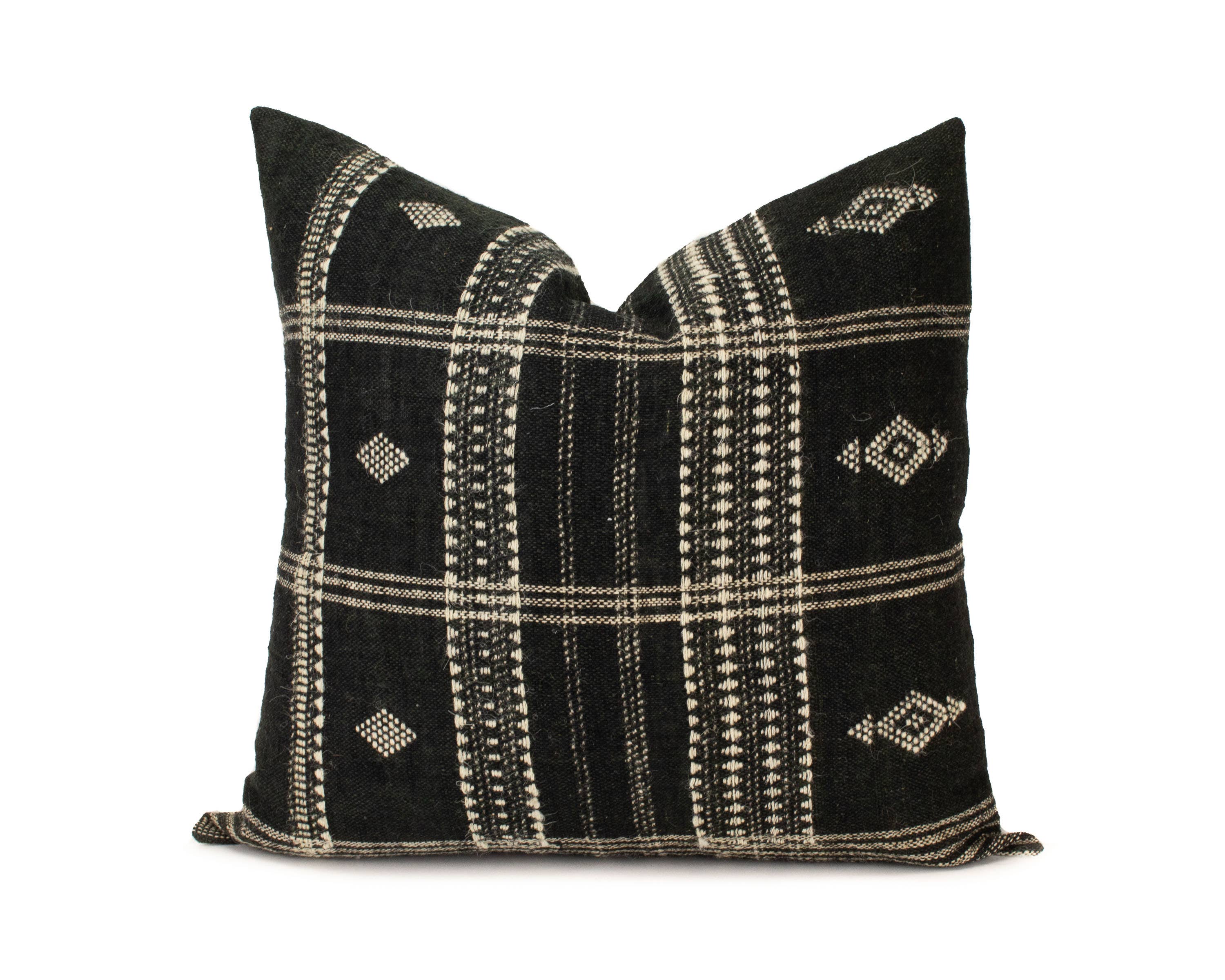 Heddle & Lamm – Capa de almofada decorativa por atacado – Aditi - Capa de almofada de lã indiana preta de 20"4