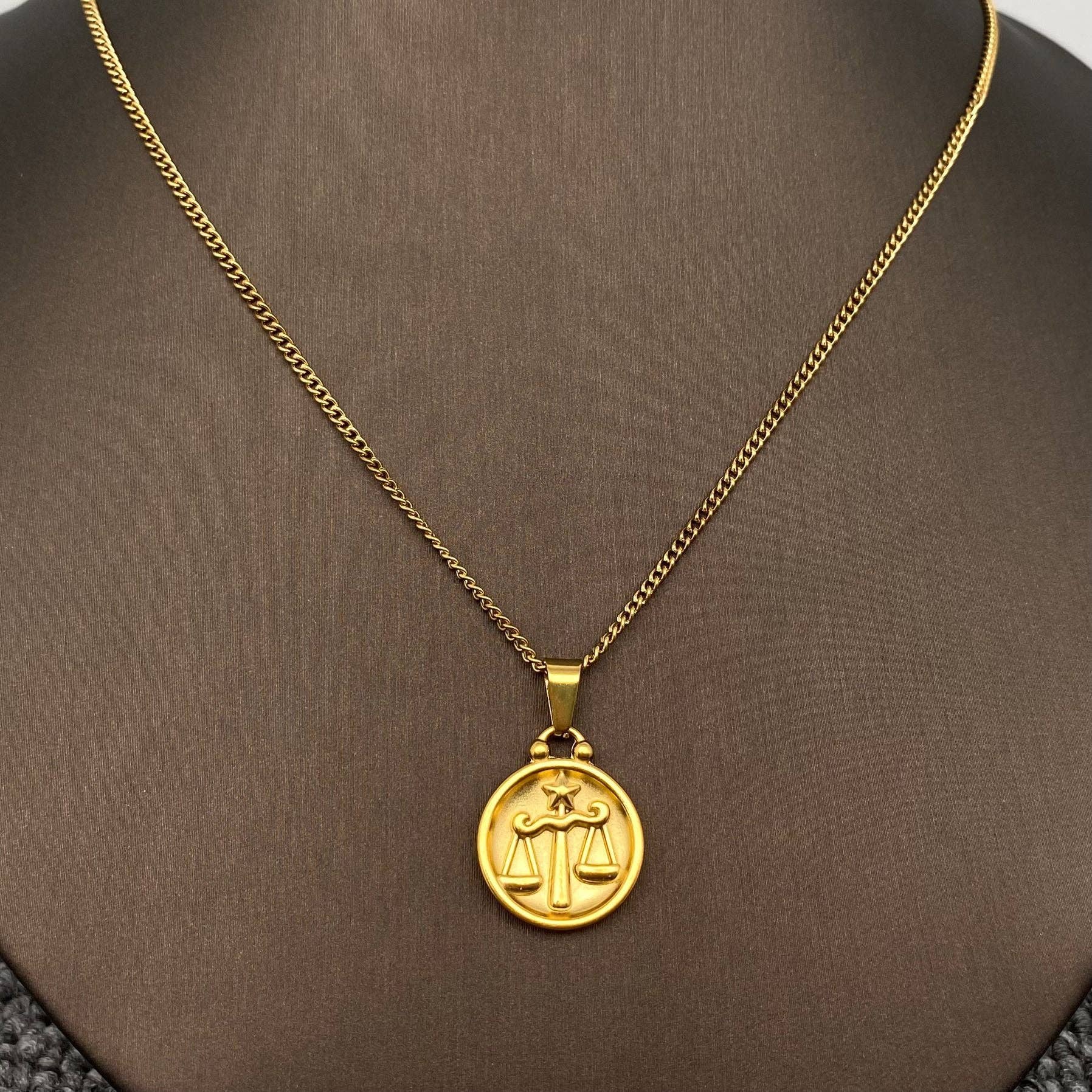 Mio Queena – Engroshandel Halskæde med vedhæng – Zodiac 12 stjernetegn halskæde i 18K guldbelagt rustfrit stål - Mio Queena2