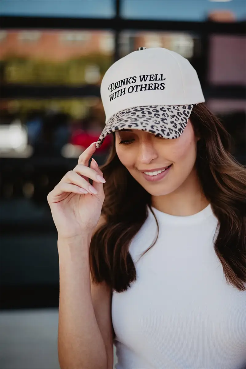 Katydid - Vendita all'ingrosso Cappellino da camionista - Donna - Cappellini da camionista vintage "Beve bene con gli altri" per donne5