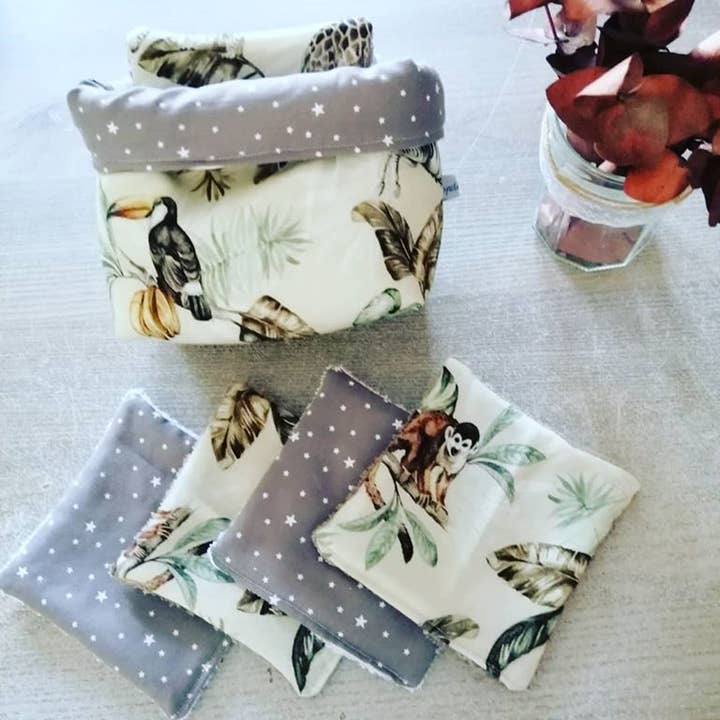 LES PETITS TITOUS - Vendita all'ingrosso Struccanti - Set cesta con 8 salviette lavabili assortite1