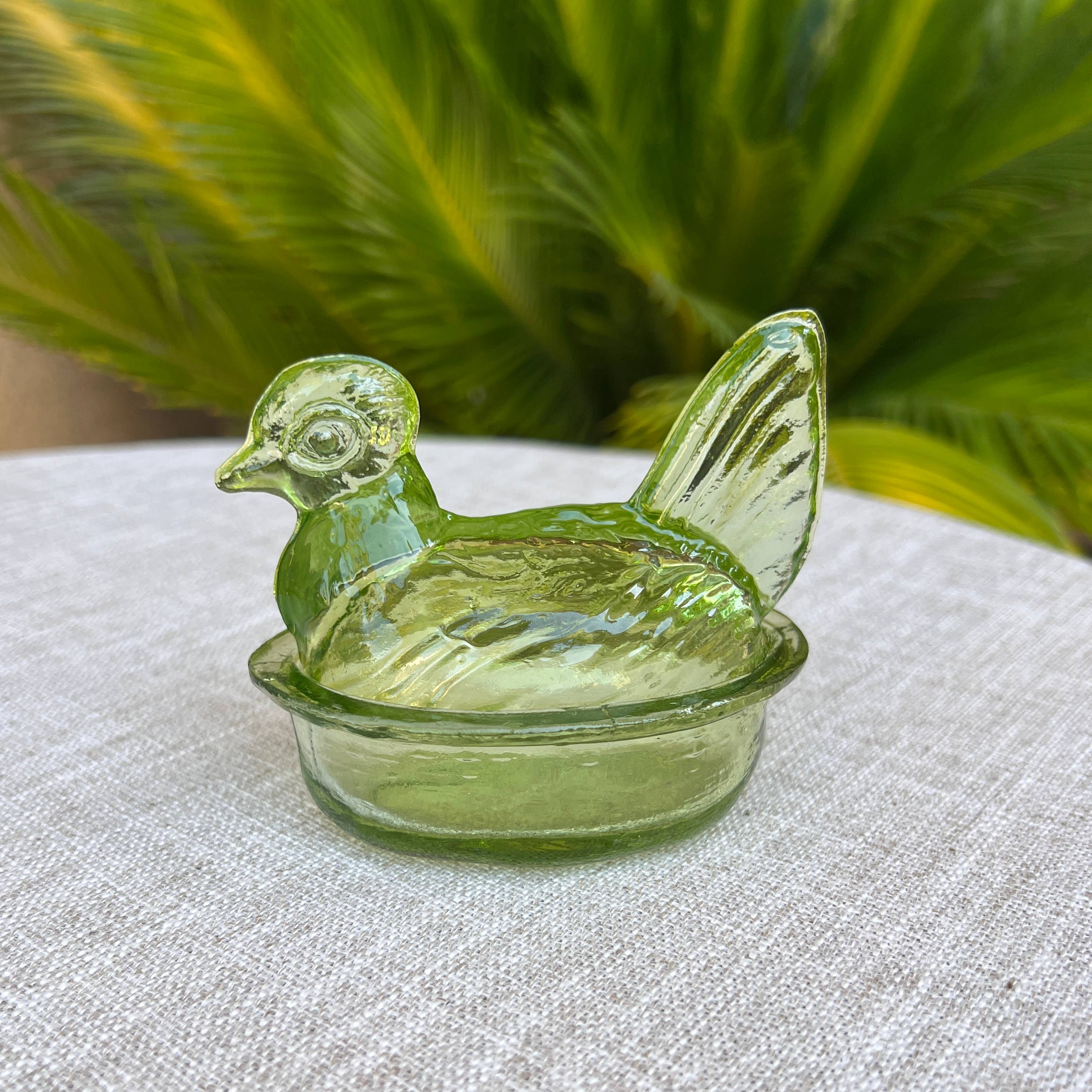 Kitchen One - Wholesale Decorative Plate/Dish/Bowl - Nesting Hen Bowl - EUCALYPTUS | Hand Blown Glass - Colombia1