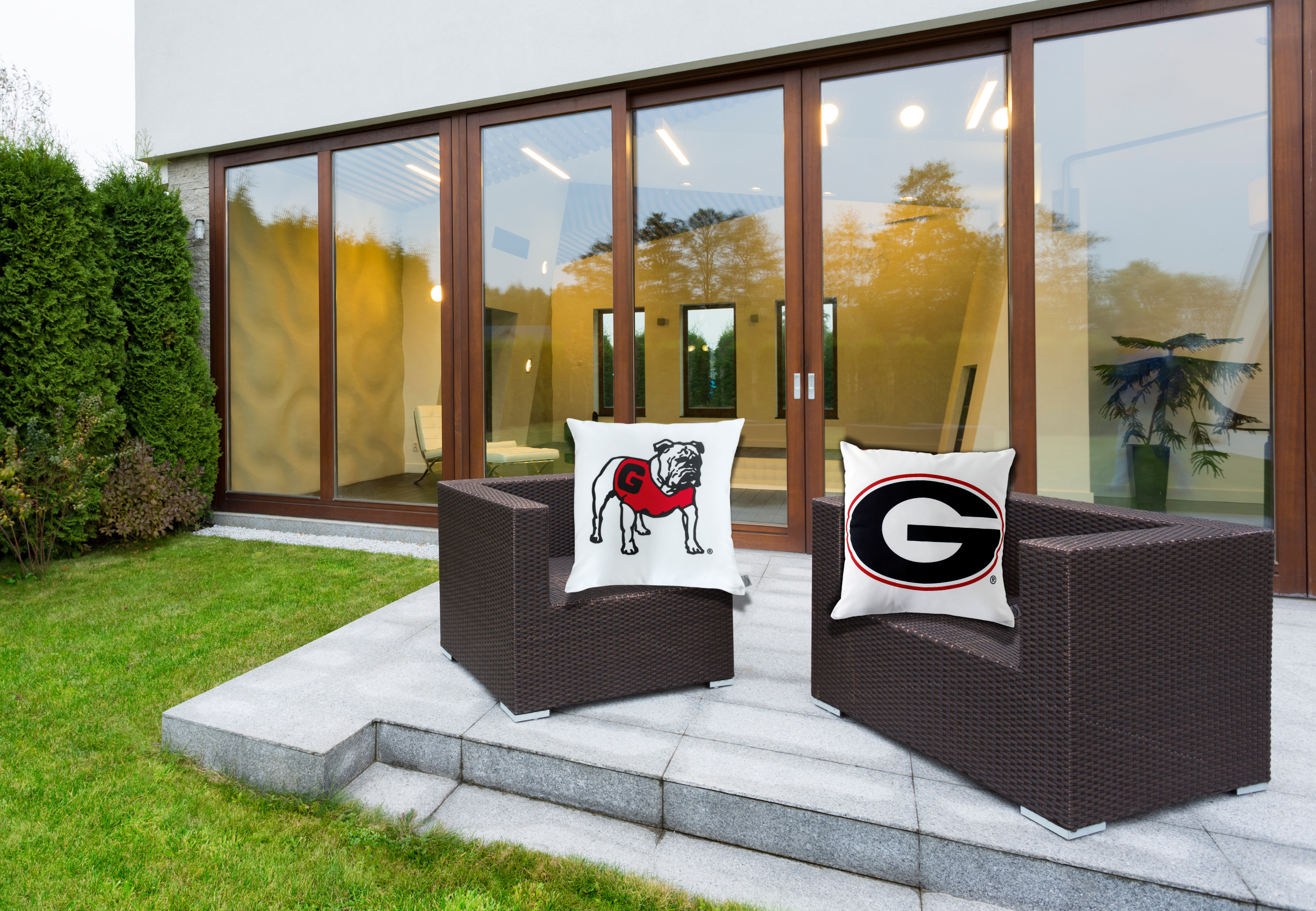 Campus Hammocks - Wholesale Throw Pillow Cover - UGA Georgia Bulldog Vintage Style Pillow Cover- Licensed6