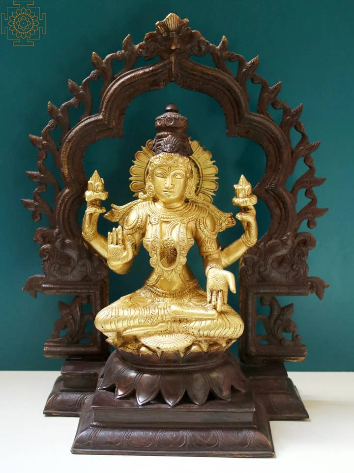 Lakshmi | Fait main | Sculpture en laiton pour la vente par Exotic India Art