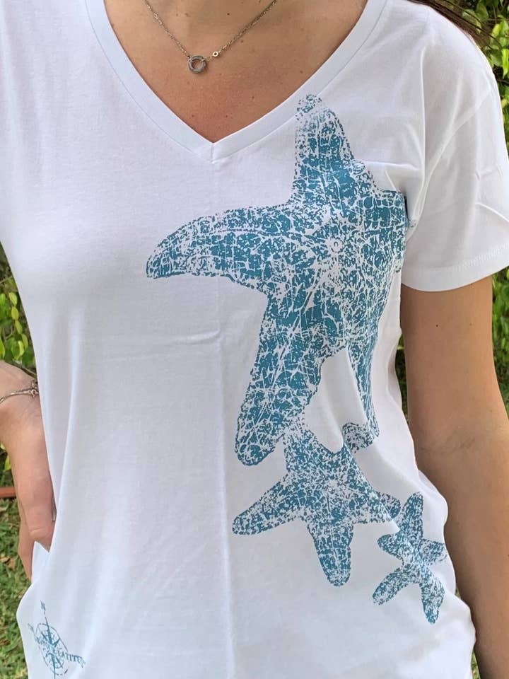 T-shirt ample à col en V - Starfish - Blanc pour la vente par Change Your Latitude