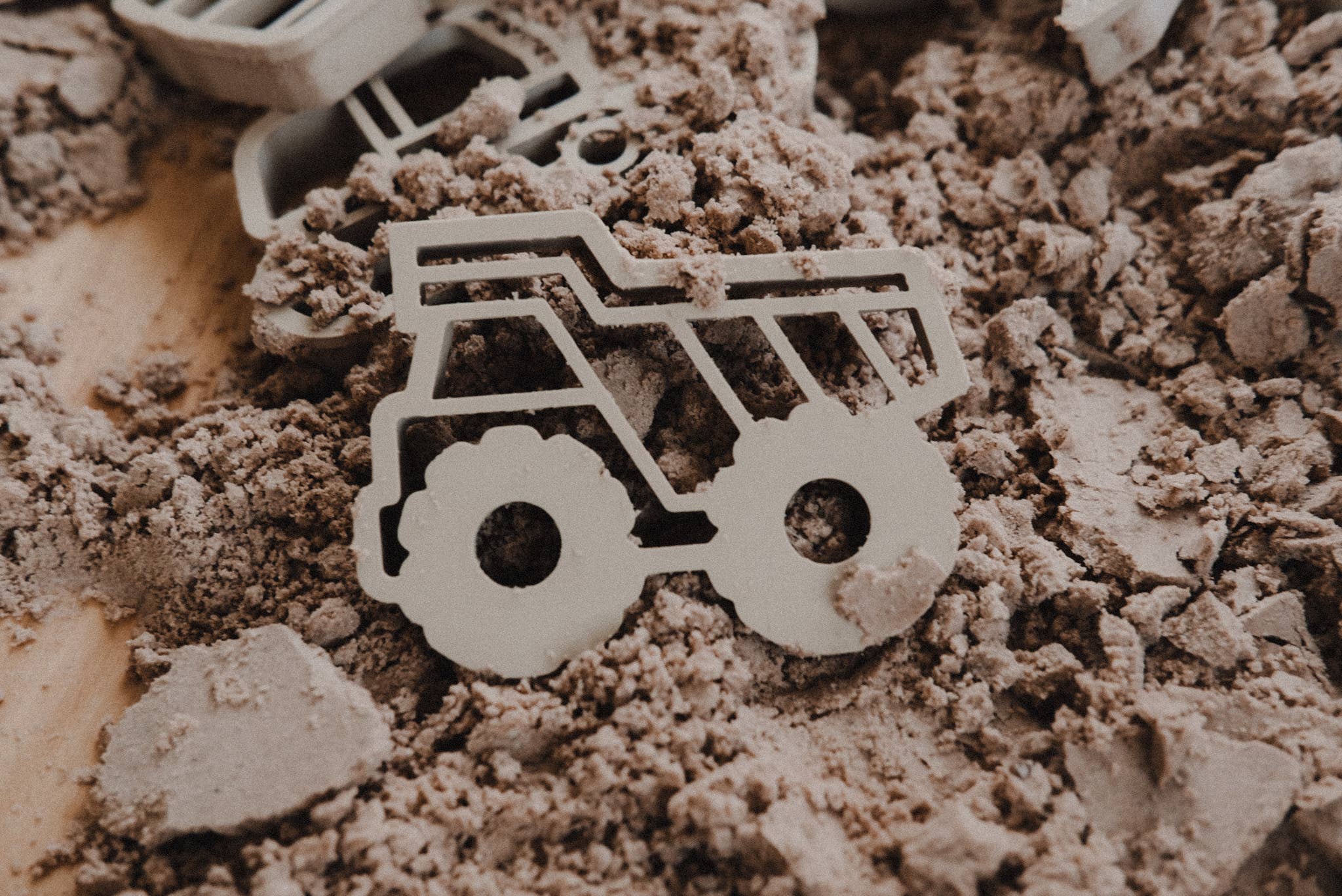 Kinfolk Pantry - Wholesale Toy Set - Kids - Construction Cutter Set - Eco Playdough Tool2