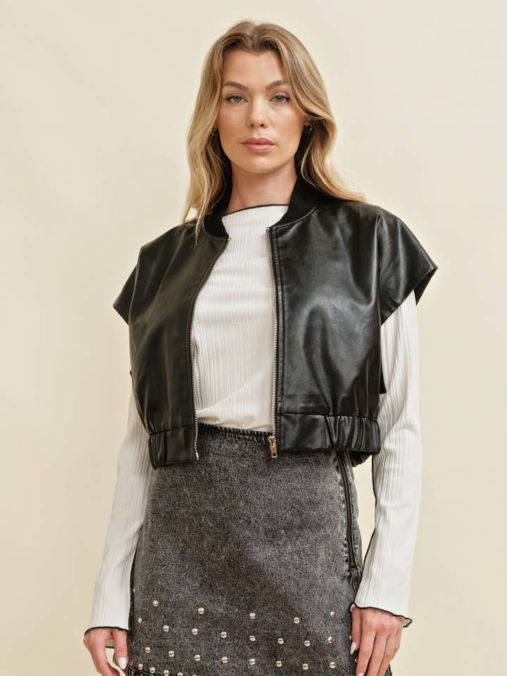 CJ11523A - CHAQUETA DE MANGA CORTA DE PIEL para venta al por mayor de Cloud Ten