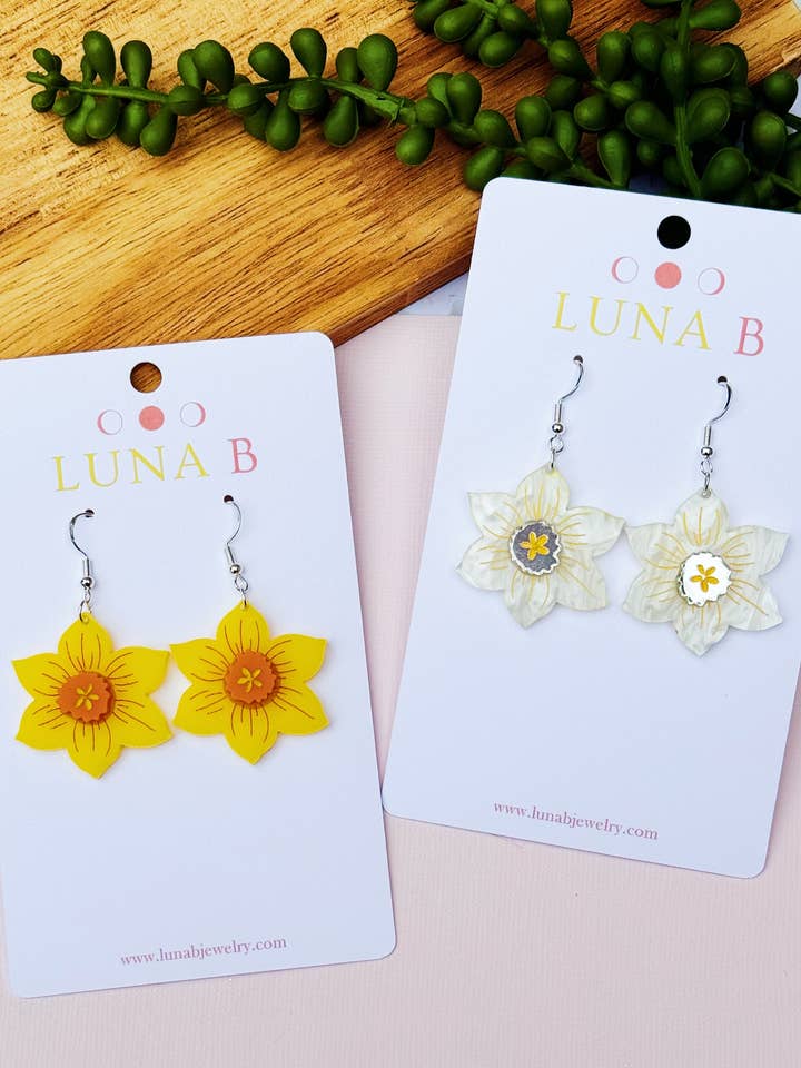 Påsklilja vårblomma örhängen för wholesale av Luna B Jewelry