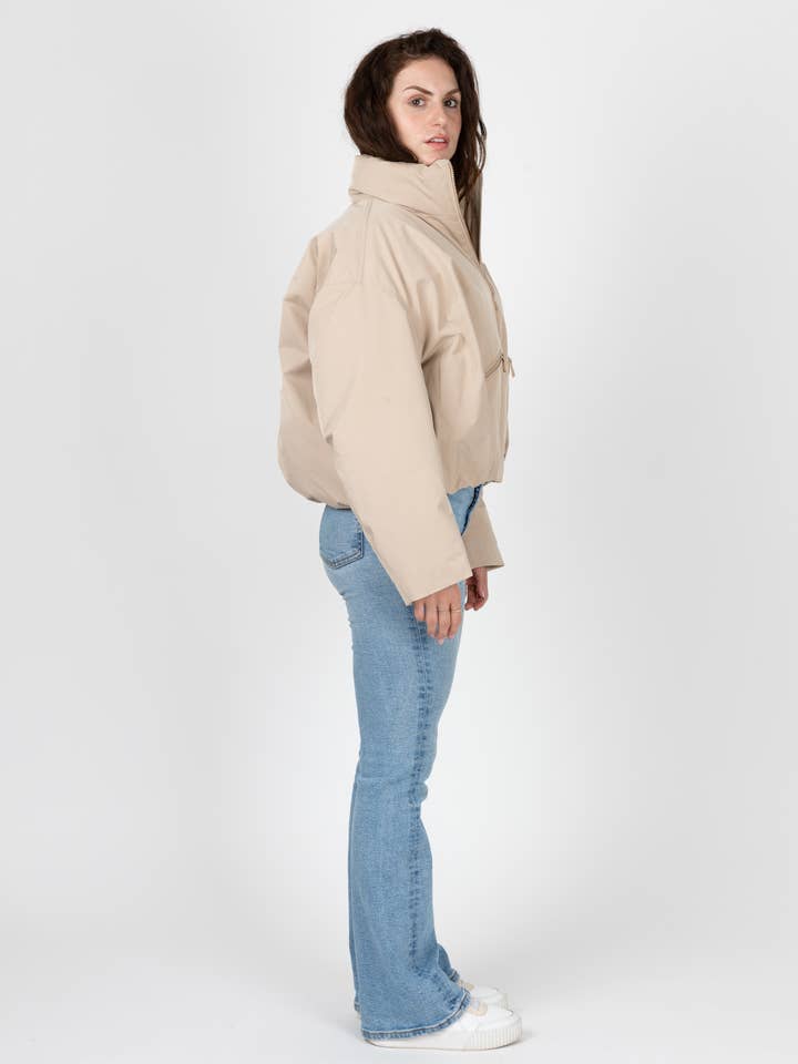 KZELL PARIS - Wholesale Raincoat - Women's - WATERPROOF BUBBLE-EFFECT JACKET1