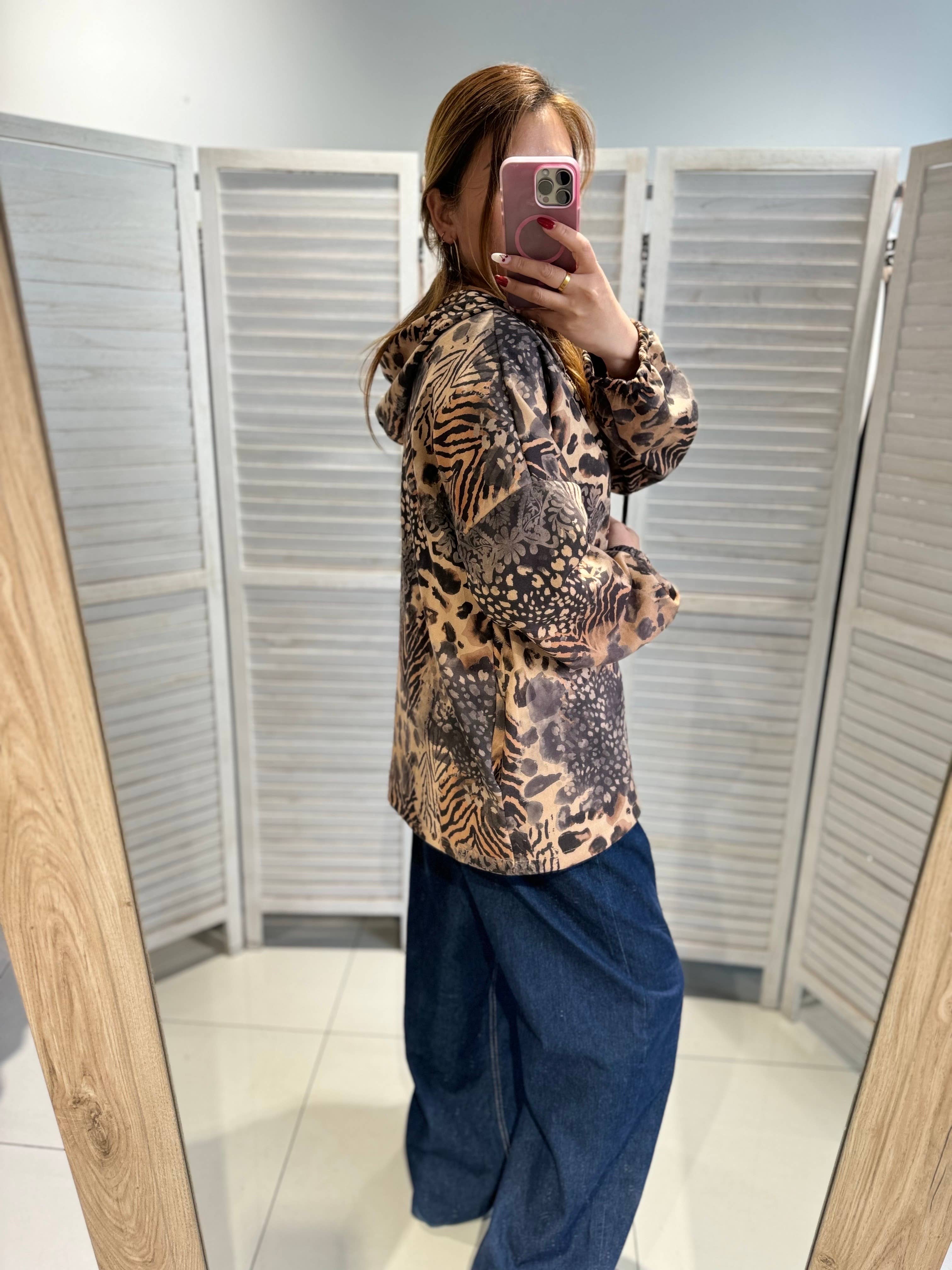 Beige Printed zip-up jacket with long sleeves for wholesale on Faire4