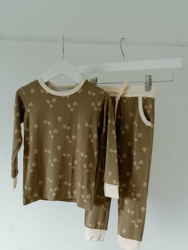 Conjunto de Jogger de Manga Comprida PJ PJ - Florais Florestais por atacado de Peaks & Valleys Baby