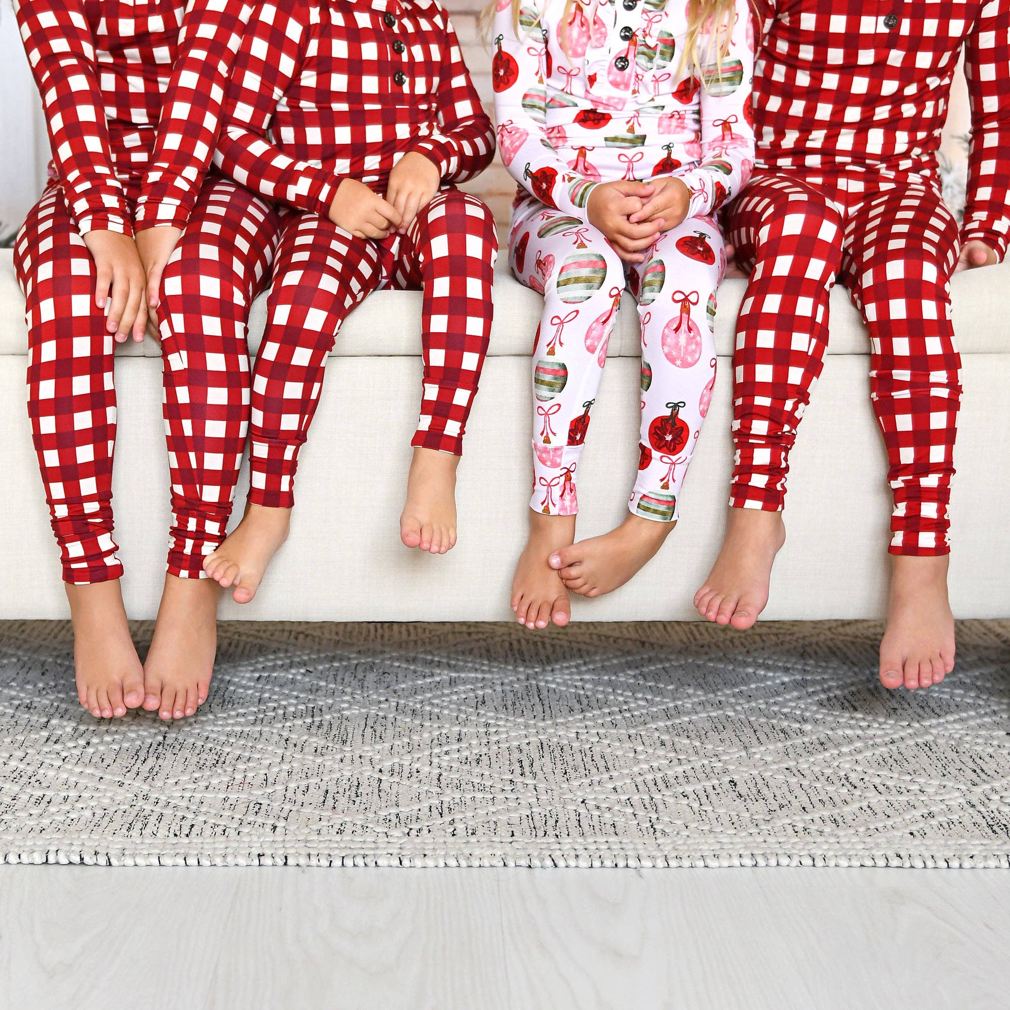 Gigi and Max – Großhandel Schlafanzug-Set – Kinder – Emery Kariertes ZWEITEILIGES Passendes Weihnachts-Pyjama-Set für Kleinkinder5