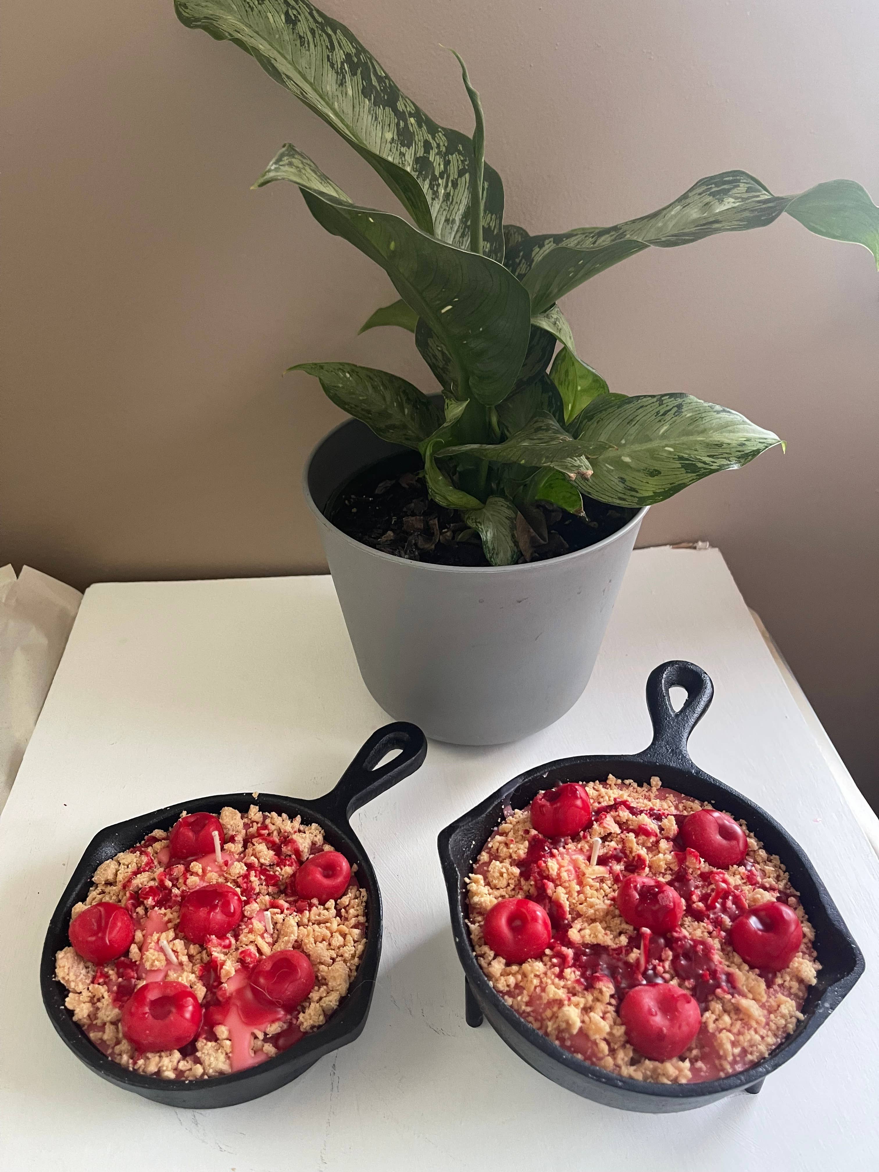 Wicks and Gifts - Wholesale Novelty Candle - 8 oz Cherry Cobbler Iron Skillet Candle3