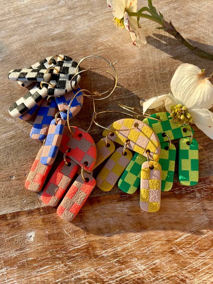 Lustres à carreaux Amara pour la vente par Kella Clay Co