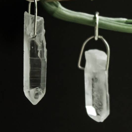 Breloque en cristal en forme de plante, lot de 5 | Crochet pour plantes d'intérieur en quartz pour la vente par Cosmic Crow