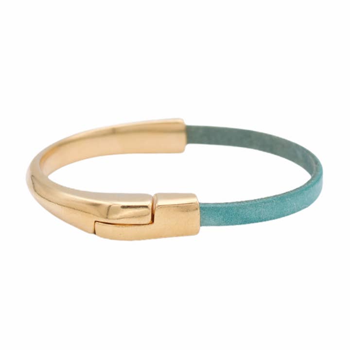 Araracuara - Wholesale Bangle Bracelet - AMACAYACÚ leather bracelet (gold) with magnetic clasp24