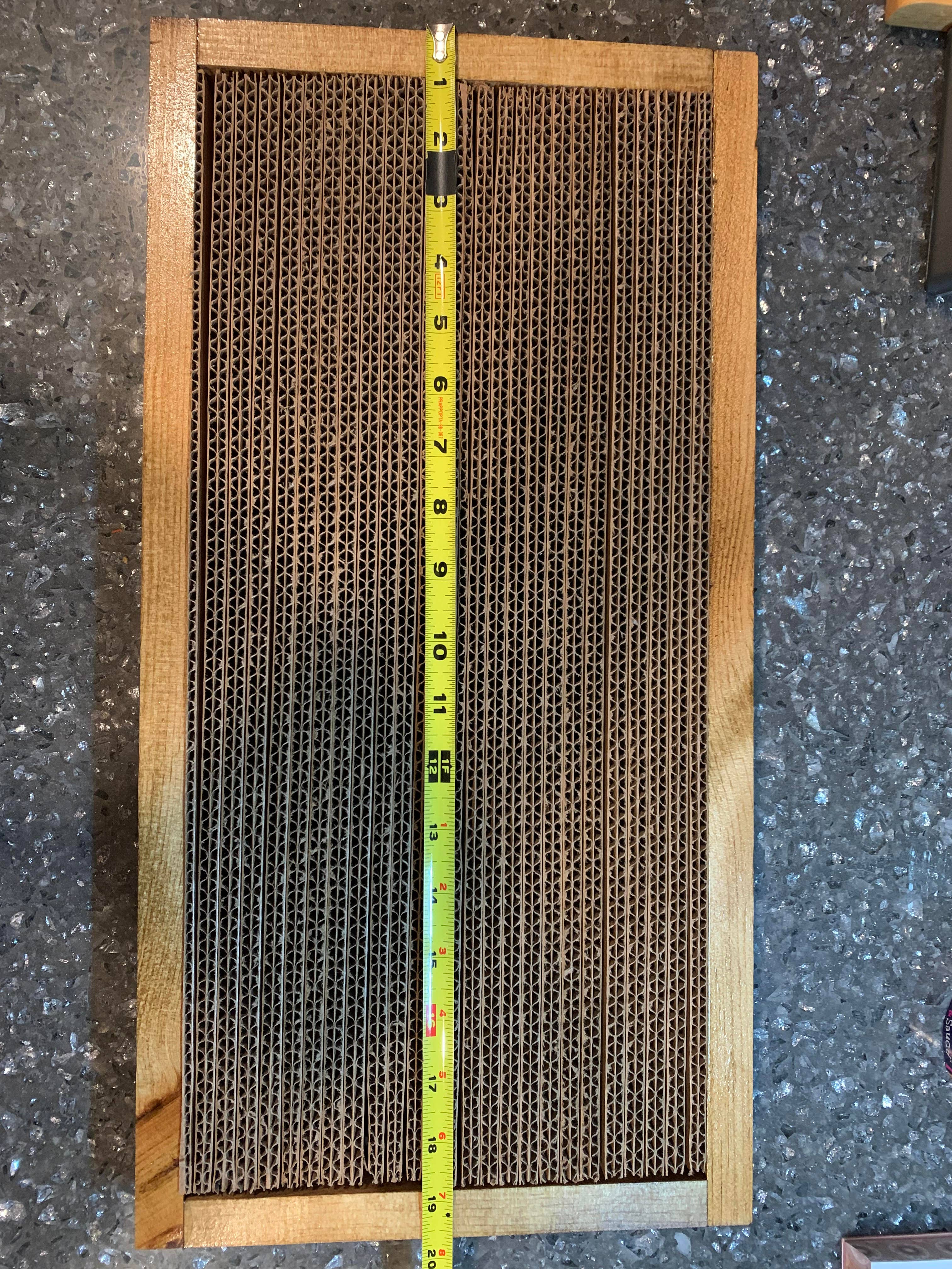 Cat Scratcher Guy – Coçador de gato - Gato por atacado – Arranhador de madeira largo feito à mão para gatos6