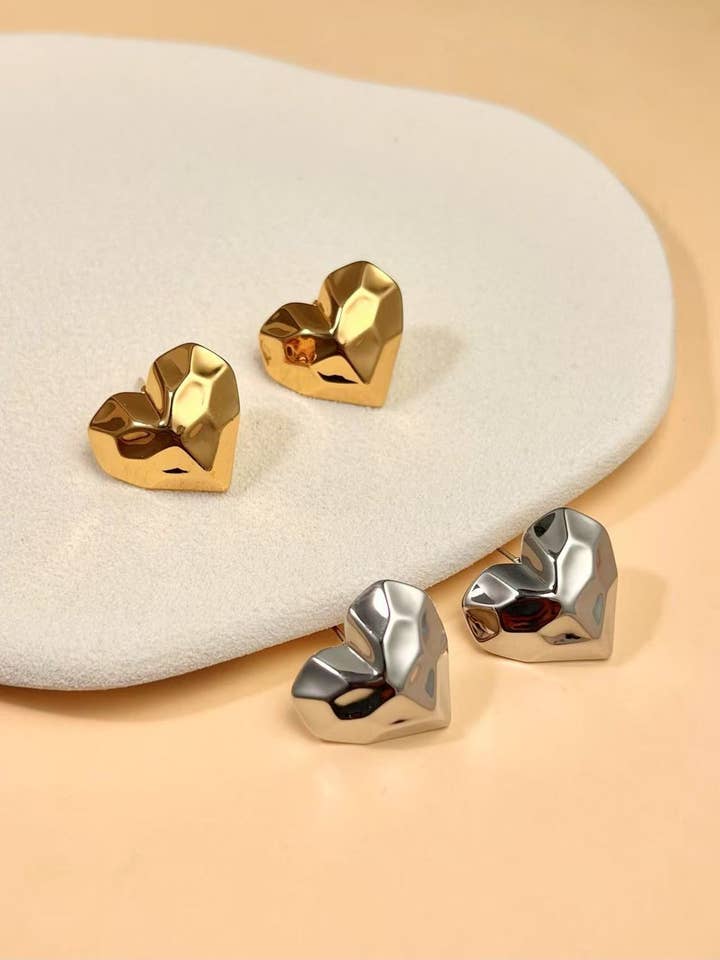 Elegant heart earrings in stainless steel for wholesale by COSMOS
