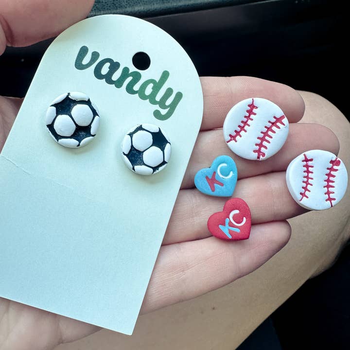 Vandy Visuals Shop - Vente Clous d'oreille - Boucles d'oreilles à tige KC Current | Soccer féminin de Kansas City3
