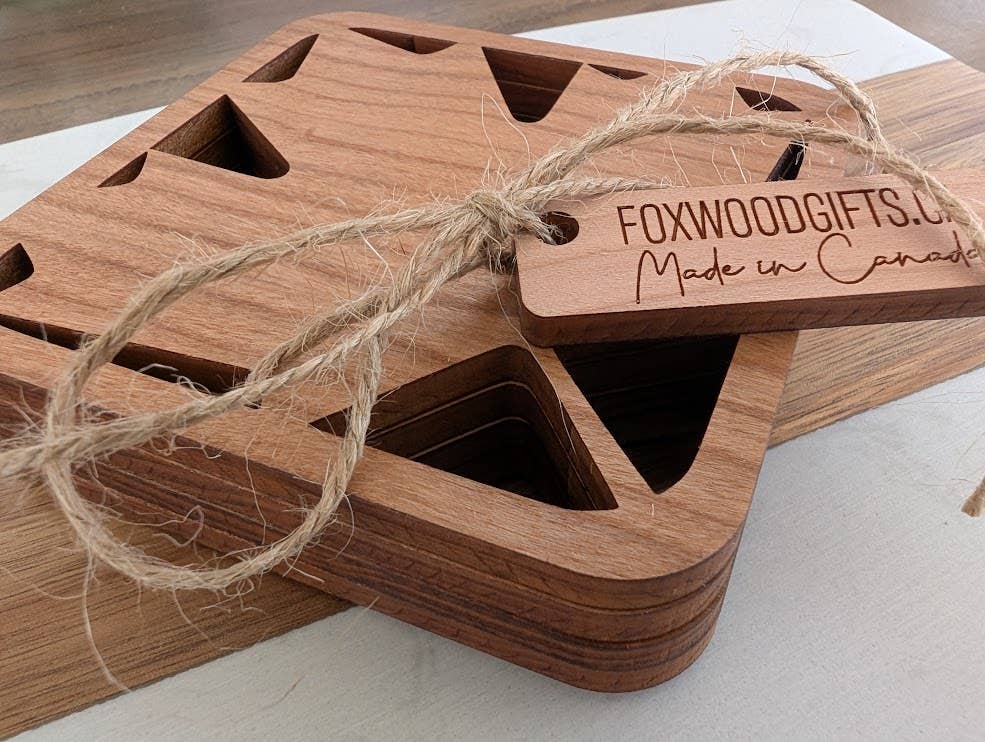 Foxwood Gifts Canada – Base de copos por atacado – Conjunto de 4 bases para copos em forma de folha de bordo simples, feitas à mão no Canadá.4