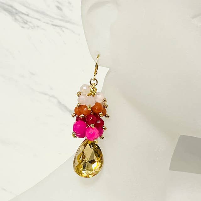 Klyngeørering med halvædelsten og krystaldråbe for engroshandel hos Anita K By Blushing Pink