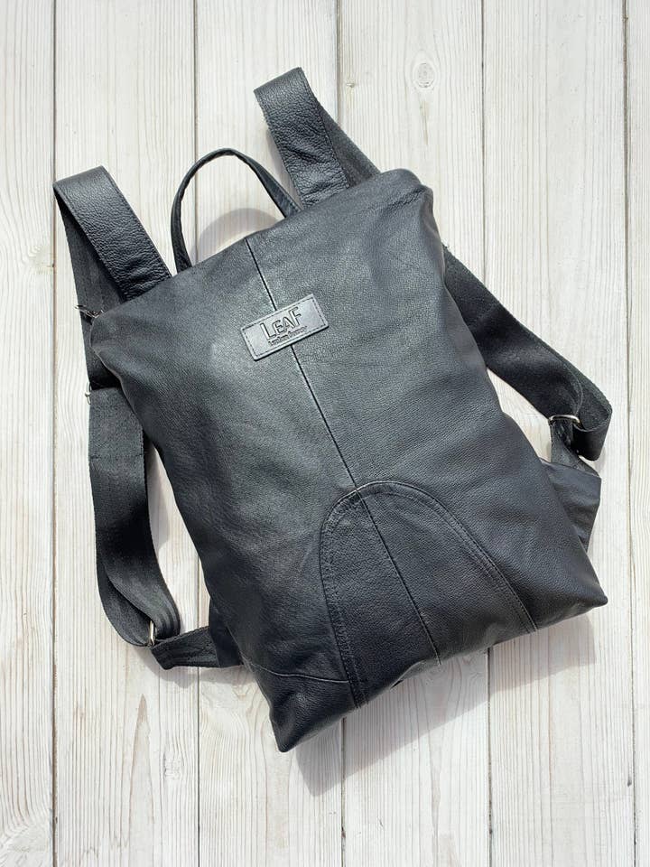 Zaino piccolo in pelle riciclata, laptop 13 riciclato per la vendita all'ingrosso da parte di LeaF