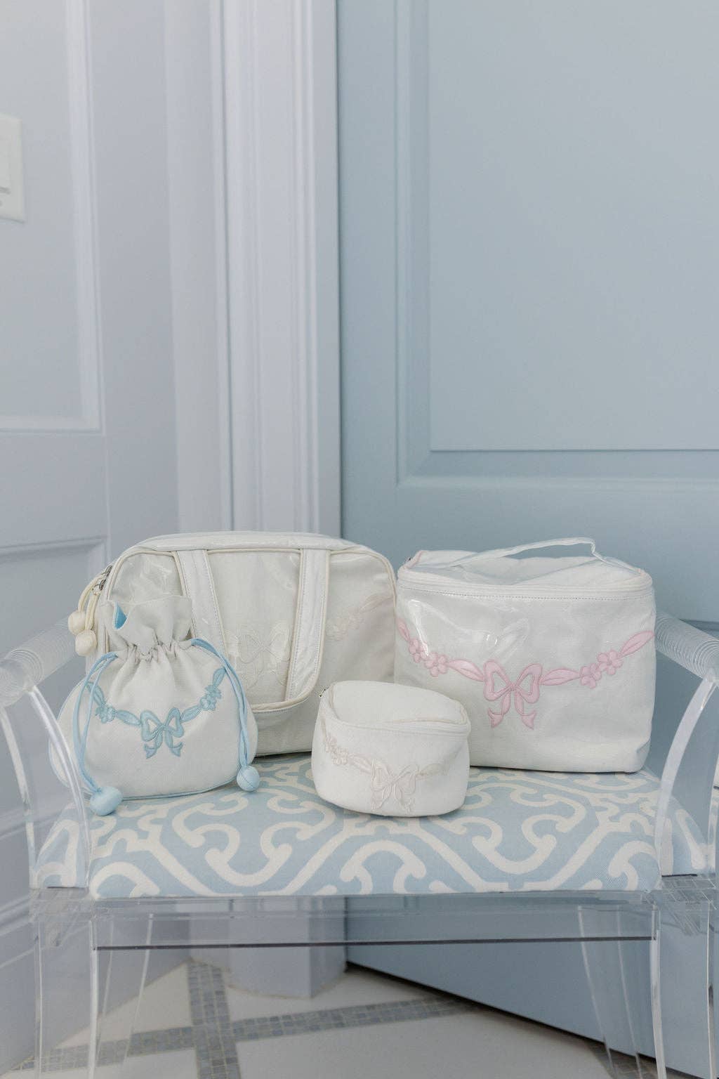 Lenora - Vendita all'ingrosso Portagioie/organizer per gioielli - POCHETTE PORTAGIOIELLI CON FIOCCO FLOREALE14