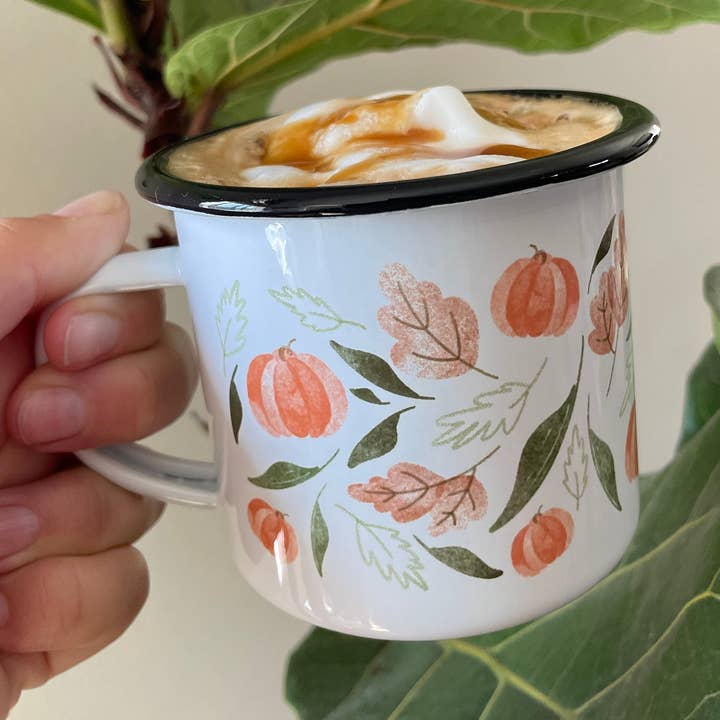 Herfstkoffiemok, pompoenen en bladeren kampmok 10 oz. (zwarte rand), herfsttheemok voor wholesale door Fiddles & Fern