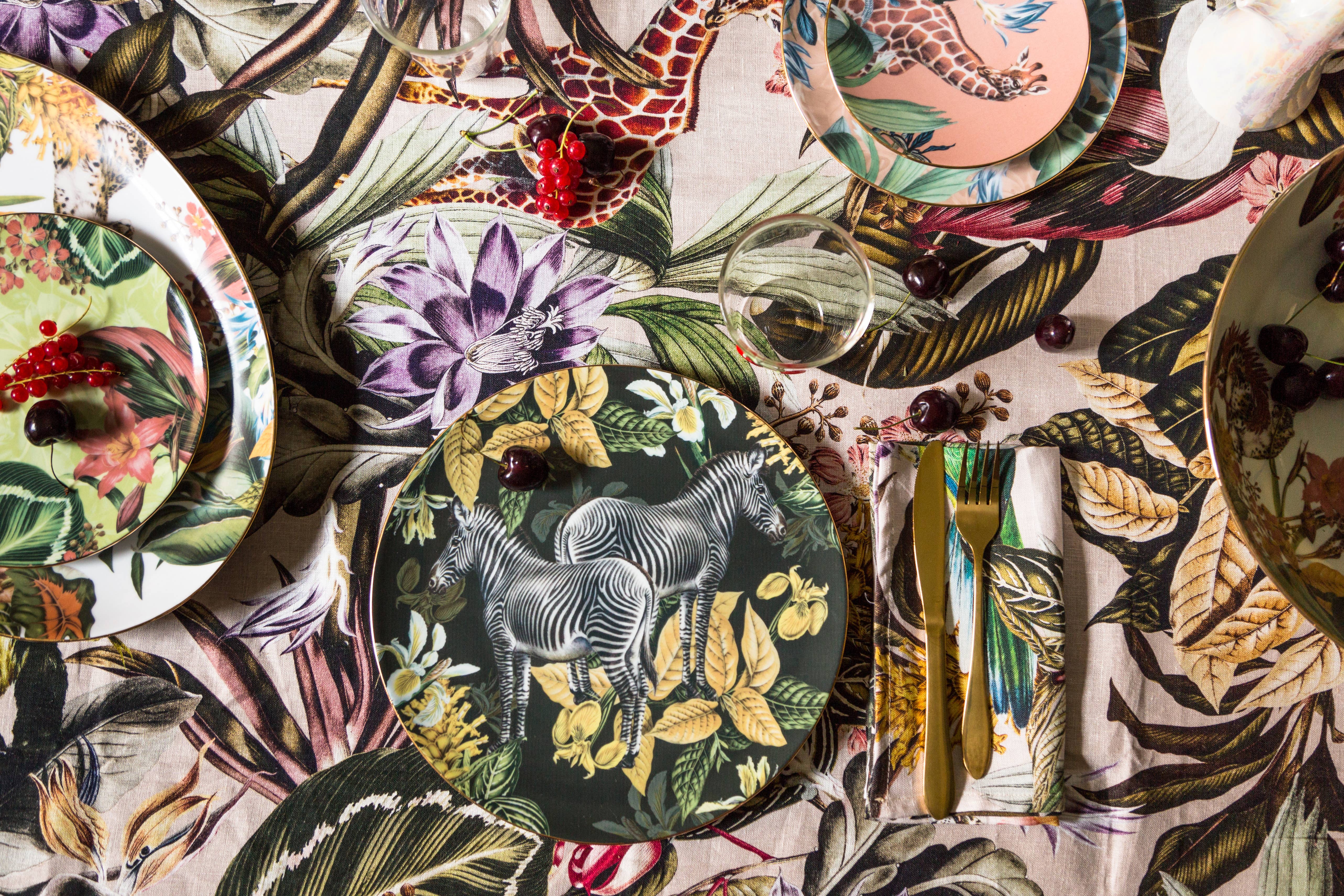 Vito Nesta Grand Tour - Wholesale Dinner & Cloth Napkin - Animalia linen napkins set of 87