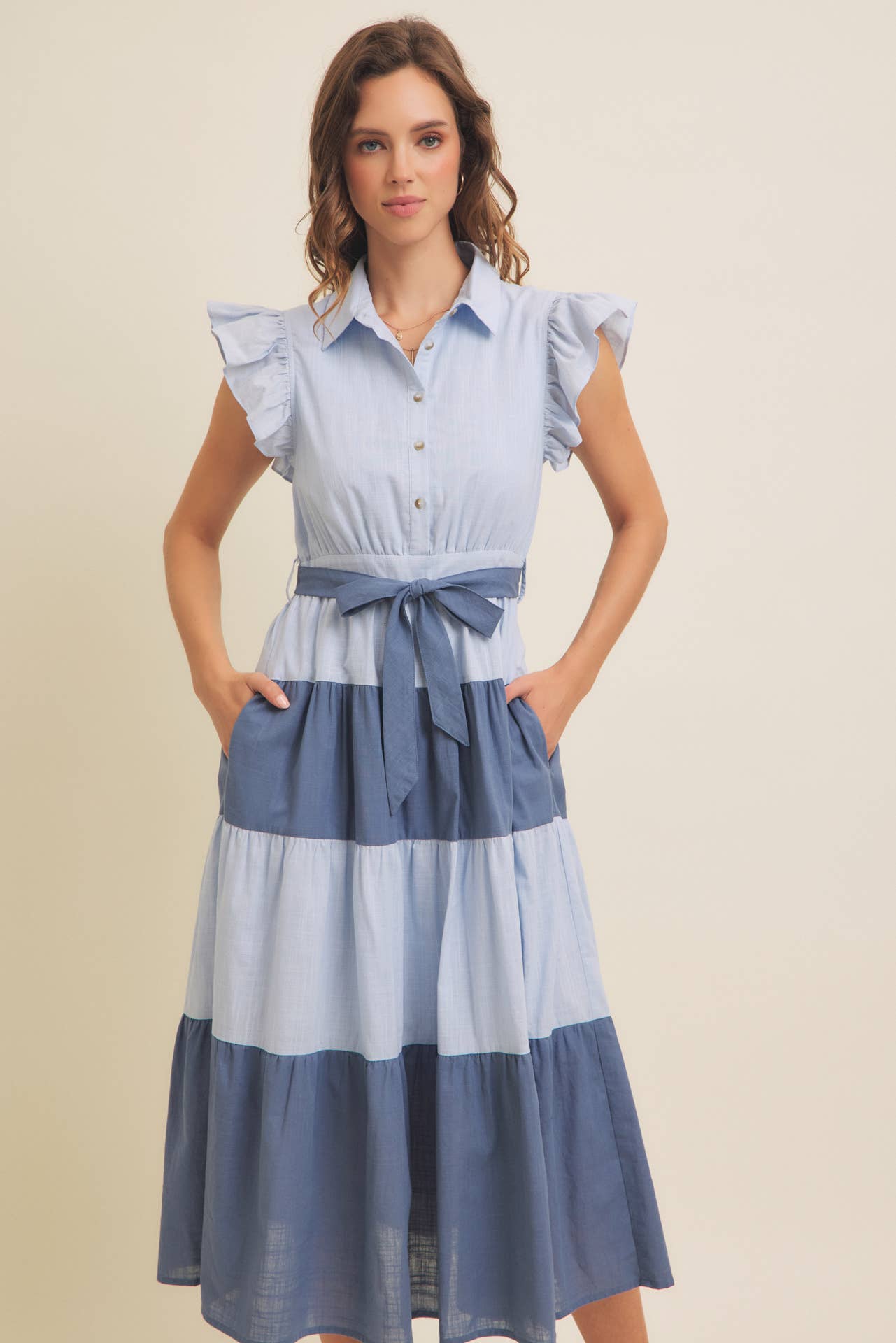 in february - Vente Robe – femme - ROBE MIDI EN COTON À BLOCS DE COULEUR AVEC VOLANTS ET CEINTURE À LA TAILLE8