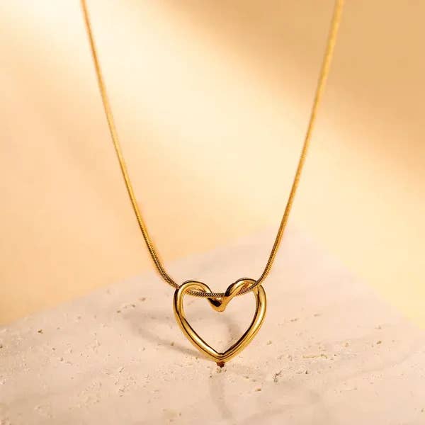 Valentine's Heart Chain Necklace 18k Gold for wholesale by Yaya's Luxe Wholesale