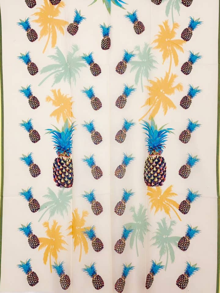 Écharpe/châle surdimensionné à bordure vieillie en forme d'ananas pour la vente par JC Sunny Fashion