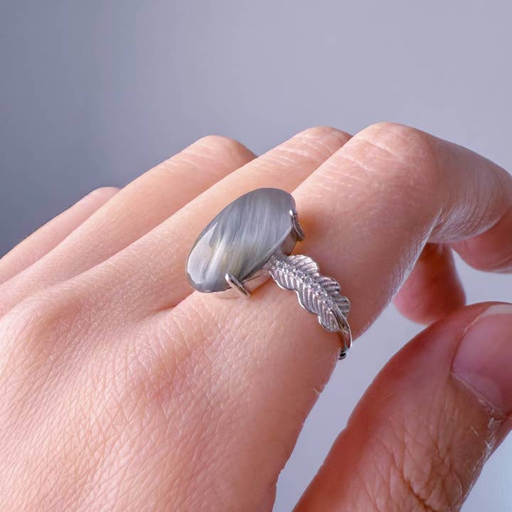 Ninaouity – wholesale Cocktail/statement ring – Handmade Natural Blue Rutilated Quartz Cabochon Cut Crystal Ring1
