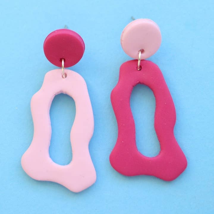 Hot Pink oorbellen, polymeerklei voor wholesale door mary earrings studio