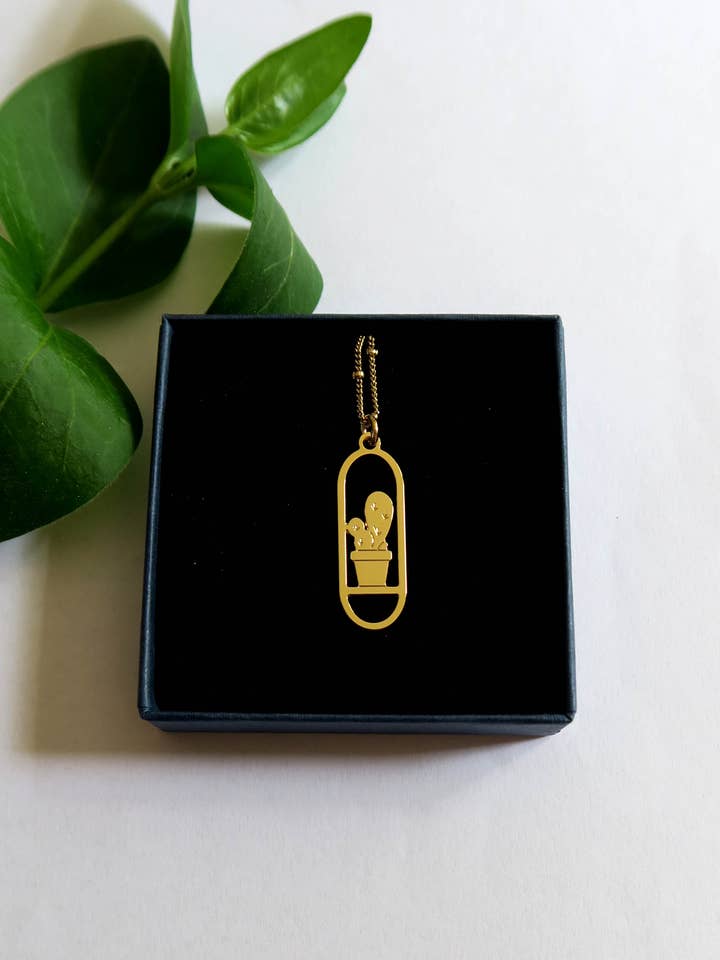 Guld- eller sølvkaktus, botanisk, havehalskæde for engroshandel hos Hirondelle Bijoux