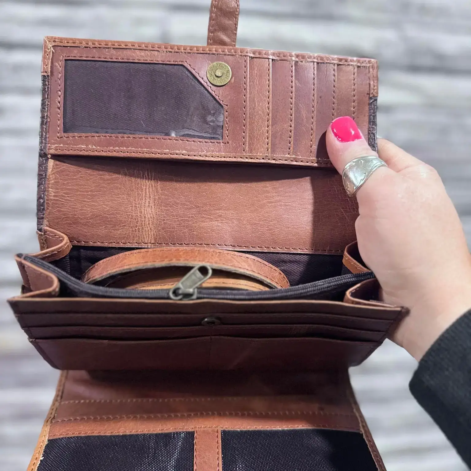 FRINGE & LUXE - Wholesale Wallet - Women's -   Leather embossed wallet -W/removable crossbody strap 3