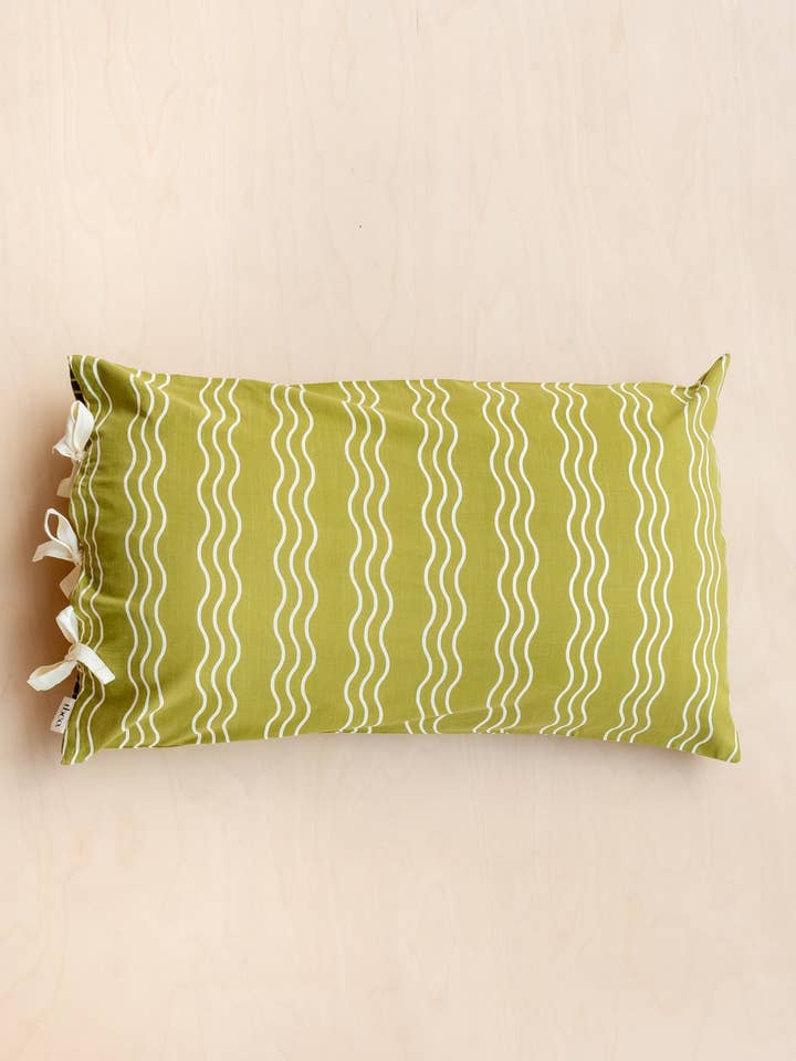 Par bomuldspudebetræk i Olive Wave for engroshandel hos TBCo