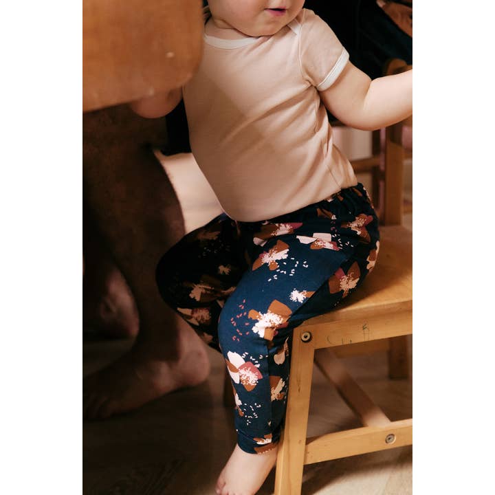 Eglantine et Zoé - Wholesale Fabric - Ink Blue Anemone Cotton Jersey Fabric7