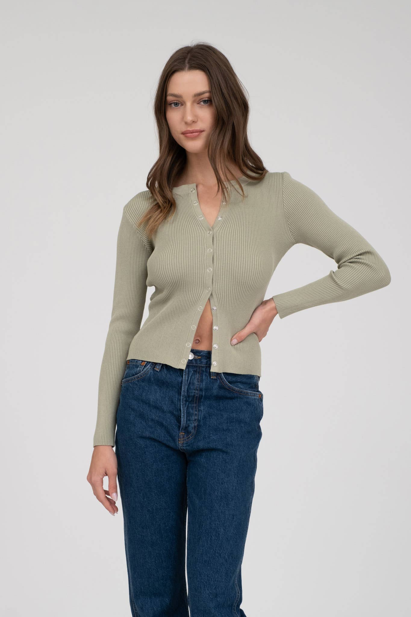 The Workshop Studio - Wholesale Cardigan - Women's - SNAP BUTTON DOWN ROUND NECK KNIT CARDIGAN47