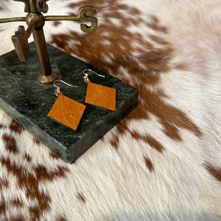 Montana Jewelry & Gifts – wholesale Hängande örhängen – Kaktustema målat på träörhängen