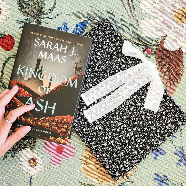 The Bean Workshop - Wholesale Book Cover - Black Flower Large Padded Book Sleeve with Lace Ribbon1