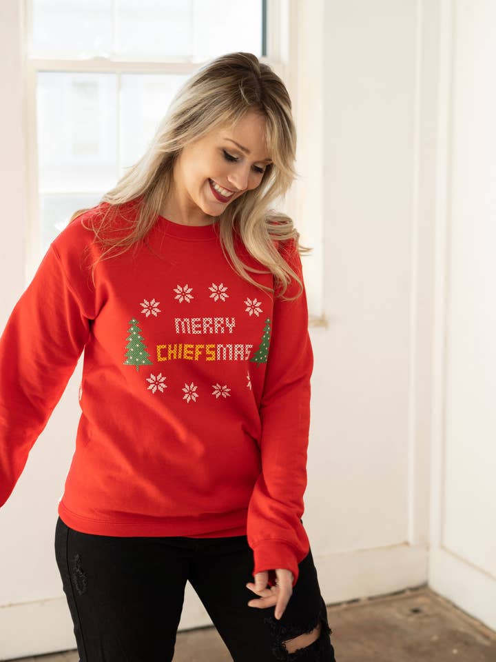 Jackson&James - Wholesale Graphic Sweatshirt - Women's - Merry Chiefsmas Chiefs Christmas Sweatshirt