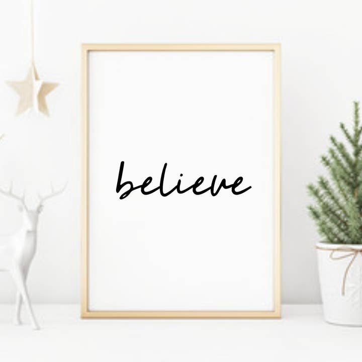 Imprimé de Noël Believe monochrome pour la vente par Word Up Creative