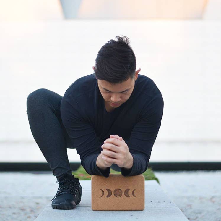 Scoria World Inc. - Vente Brique et coussin de yoga - Brique de liège de lune (bloc de yoga 100 % liège naturel)4