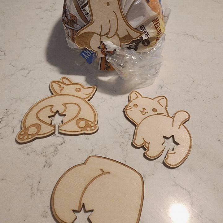 Wooden Butt Bread Clips - Set of 4 for wholesale by Chelsea Brandt Creations