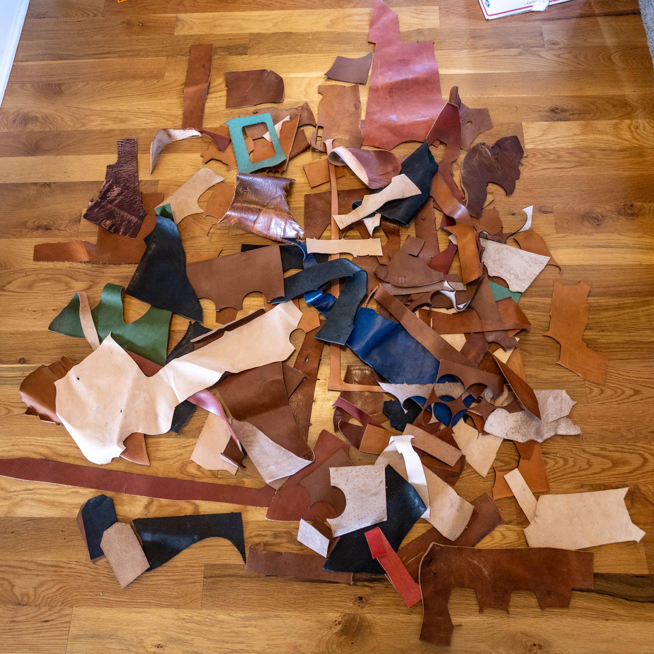 Kc Laser Co - Wholesale Craft Supplies - 8 Pounds Leather Scrap - Laser Safe Vegetable Tan2