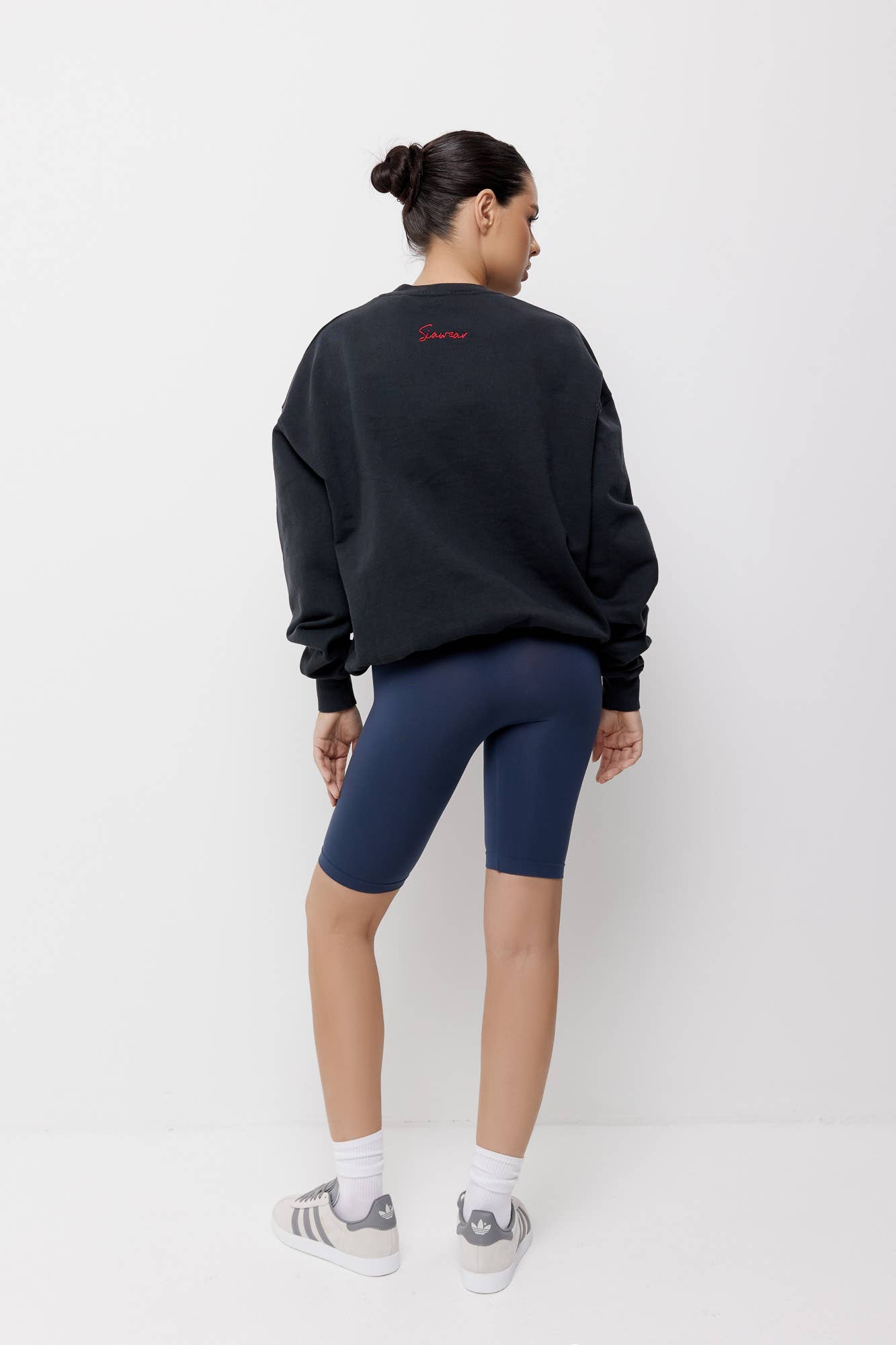 SIAWEAR - Wholesale Sweatshirt - Women's - Sweatshirt Oversize FADED BLACK 100% Premium Organic Cotton3