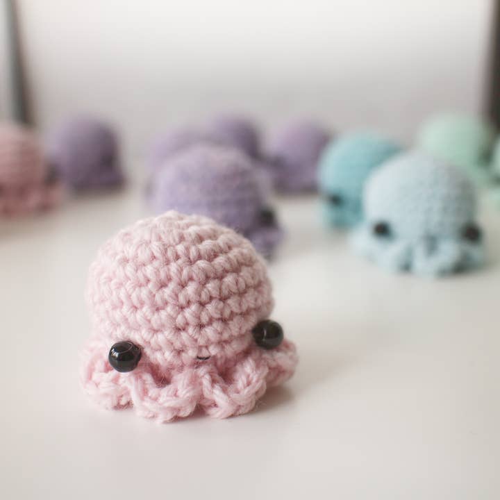 Mohu – wholesale Keychain – Unisex – Crochet octopus amigurumi toy, ornament or keychain