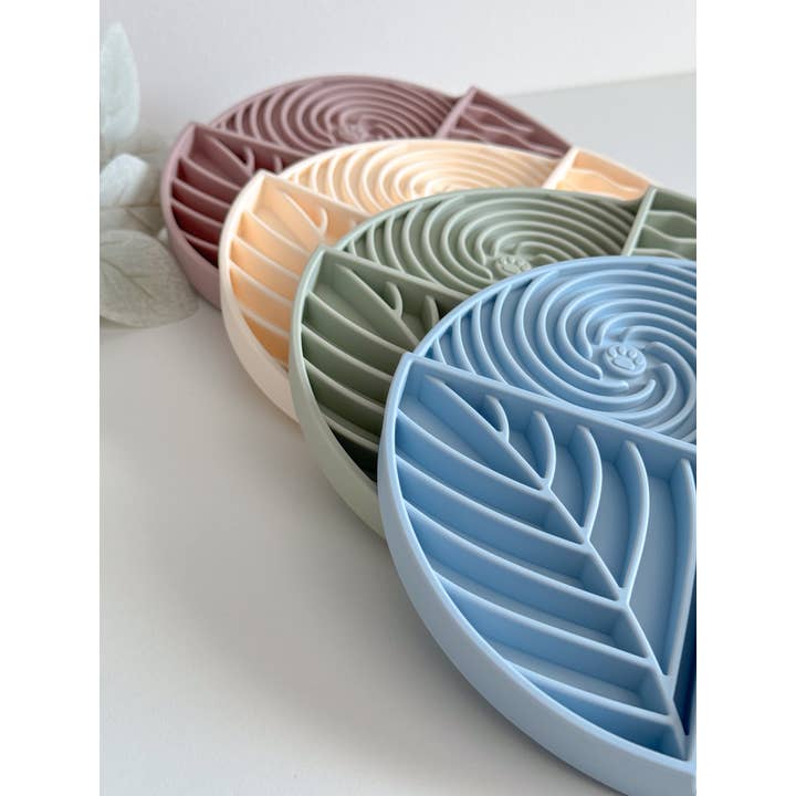 Doggotique - Wholesale Pet Food Mat - Dog - Bali Lick Mat for Dogs and Cats, Slow Bowl5