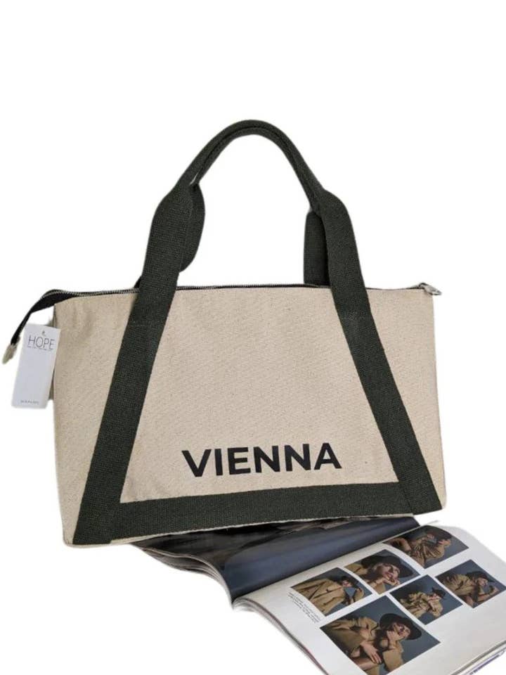 Tote bag avec imprimé Vienne et poignées vertes pour la vente par New Hope | Textile Souvenirs & Custom Branding
